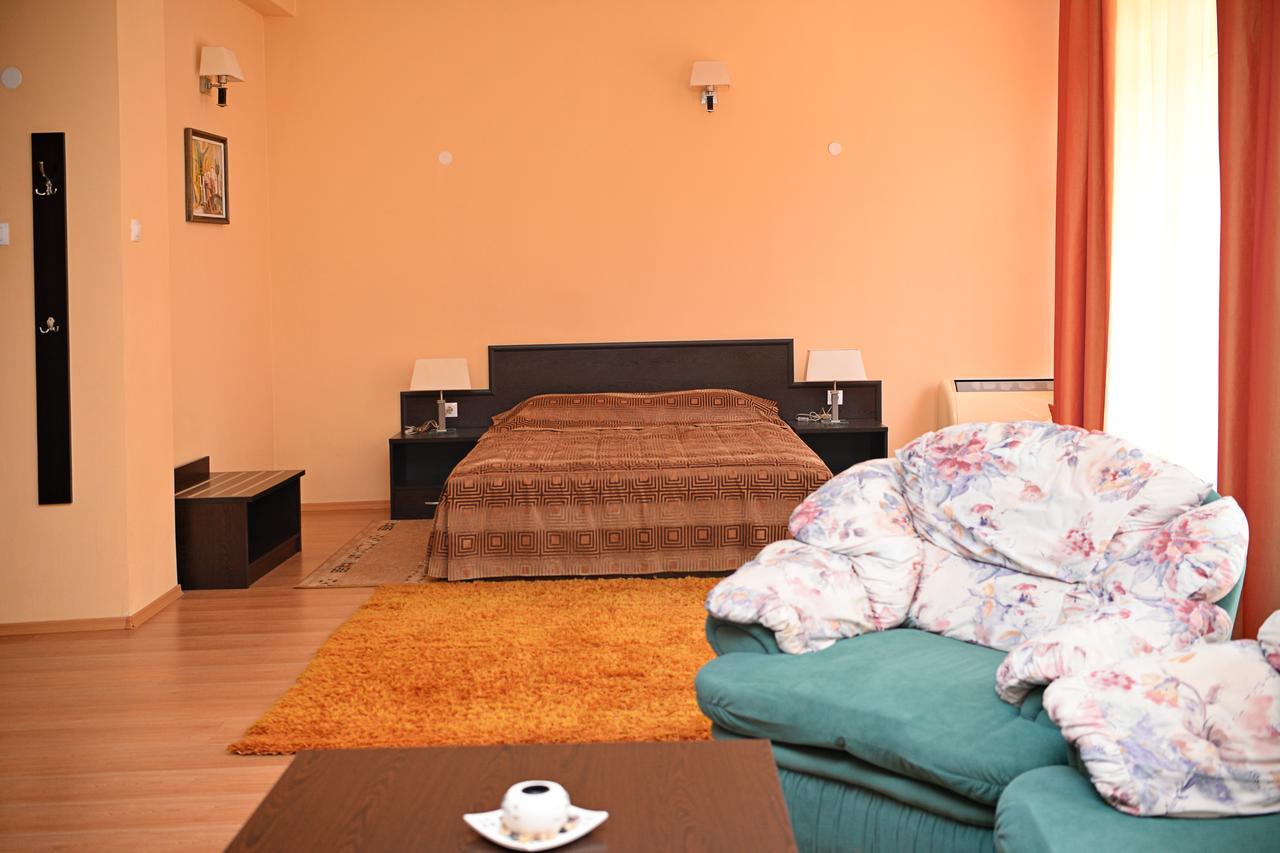 Family Art-Hotel Zora Vratsa Ngoại thất bức ảnh