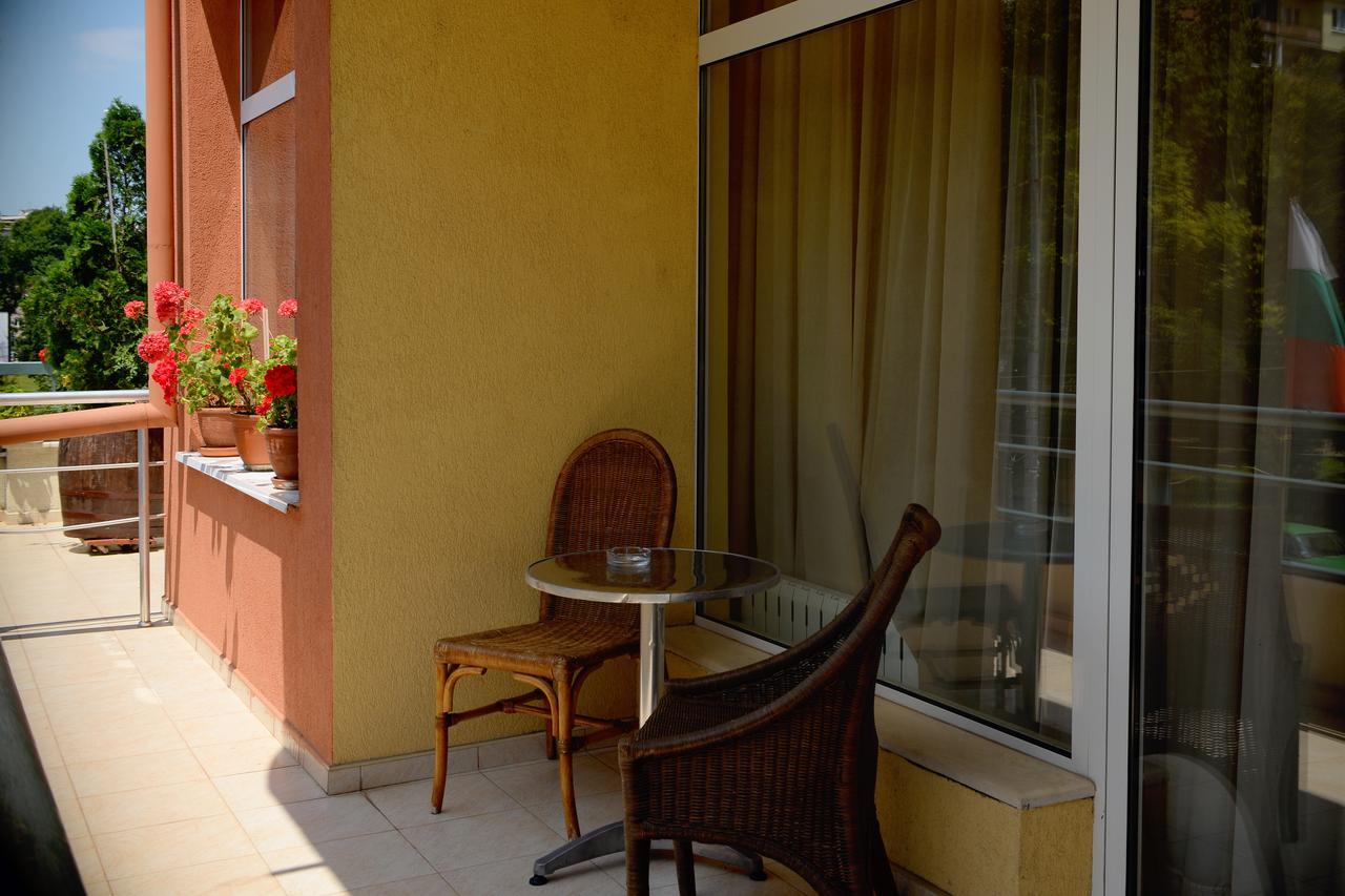 Family Art-Hotel Zora Vratsa Ngoại thất bức ảnh