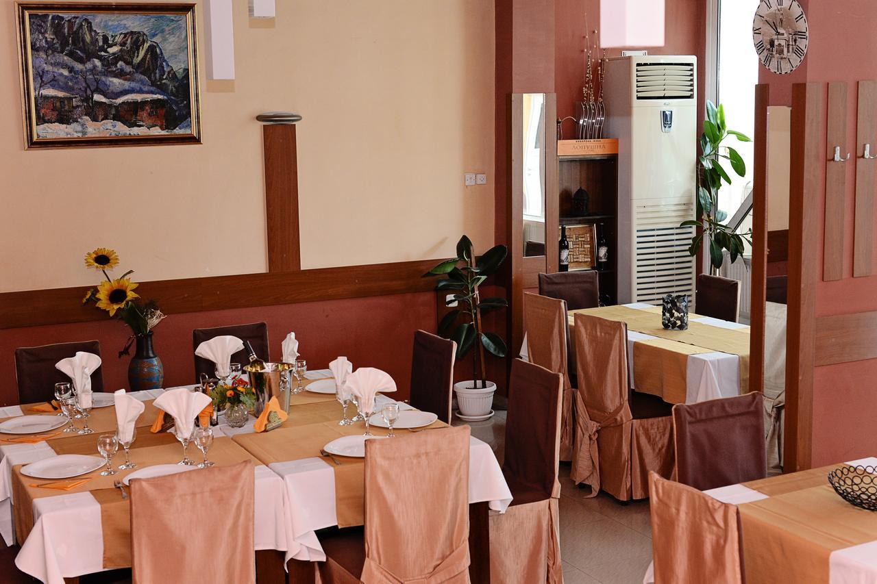 Family Art-Hotel Zora Vratsa Ngoại thất bức ảnh