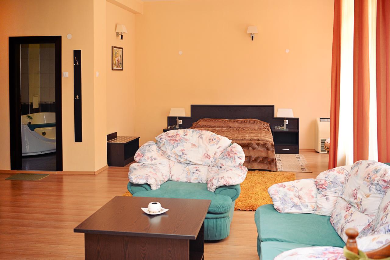 Family Art-Hotel Zora Vratsa Ngoại thất bức ảnh